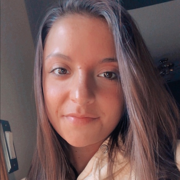 Meet your Posher, Krista - Picture 1 of 1